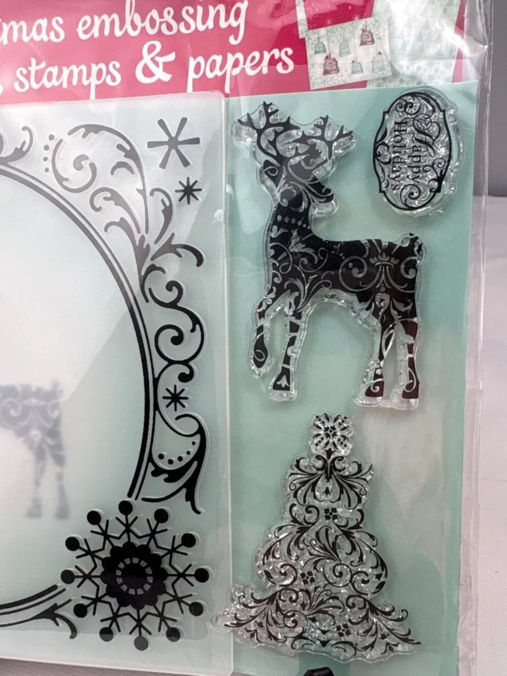Jennifer Ellory unleash festive